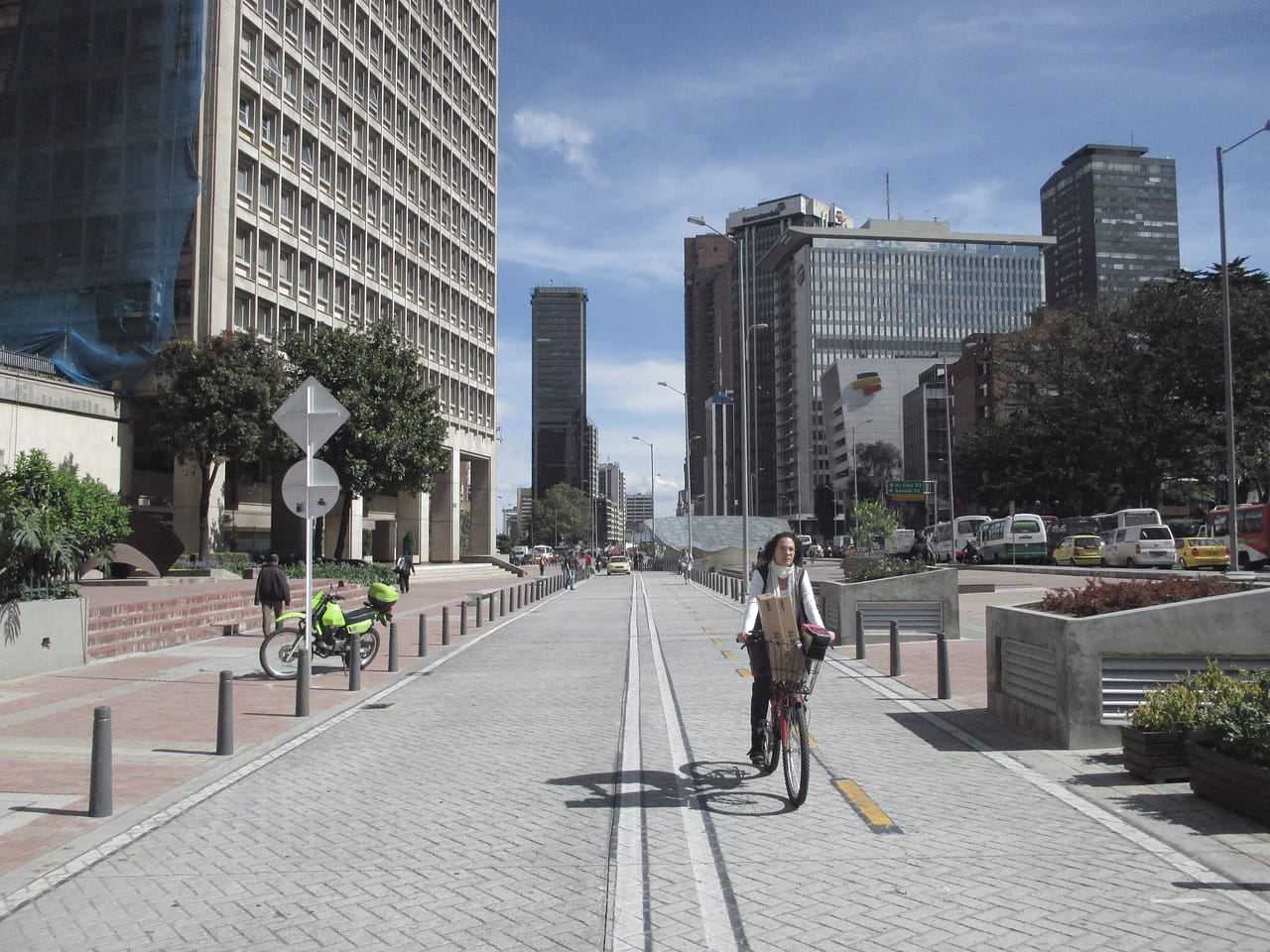 Bogotá_-_Centro_Inernacional_Ciclorruta_cl_10
